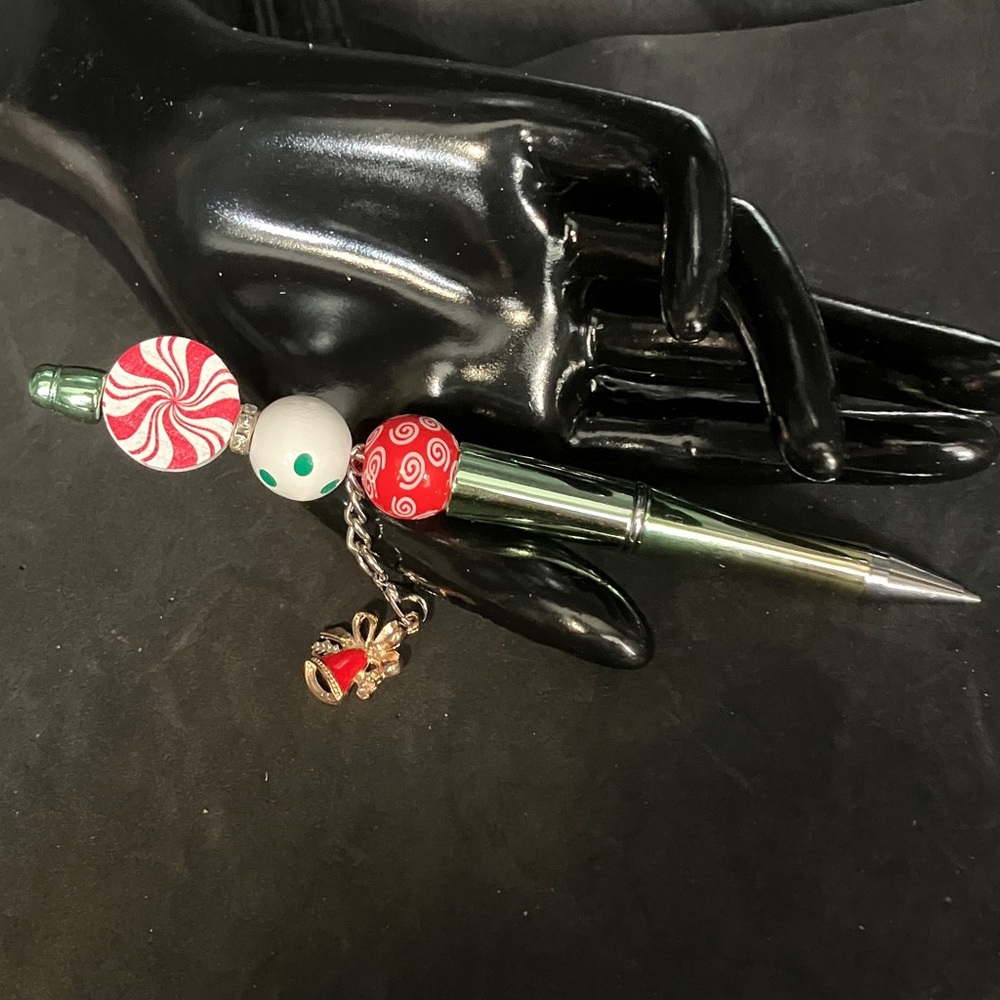 Holiday pen